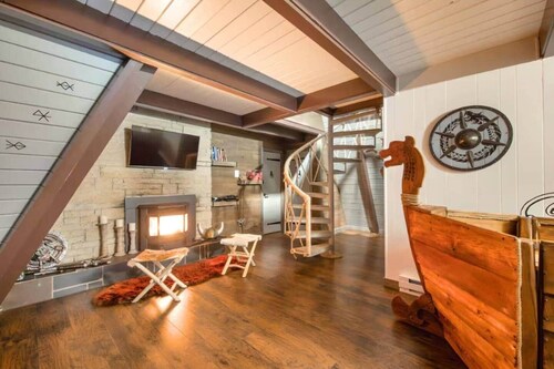 Viking 2-story Villa Near Beach