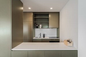 Fridge, microwave, dishwasher, coffee/tea maker