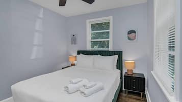 2 soverom, strykejern/-brett, wi-fi og sengetøy