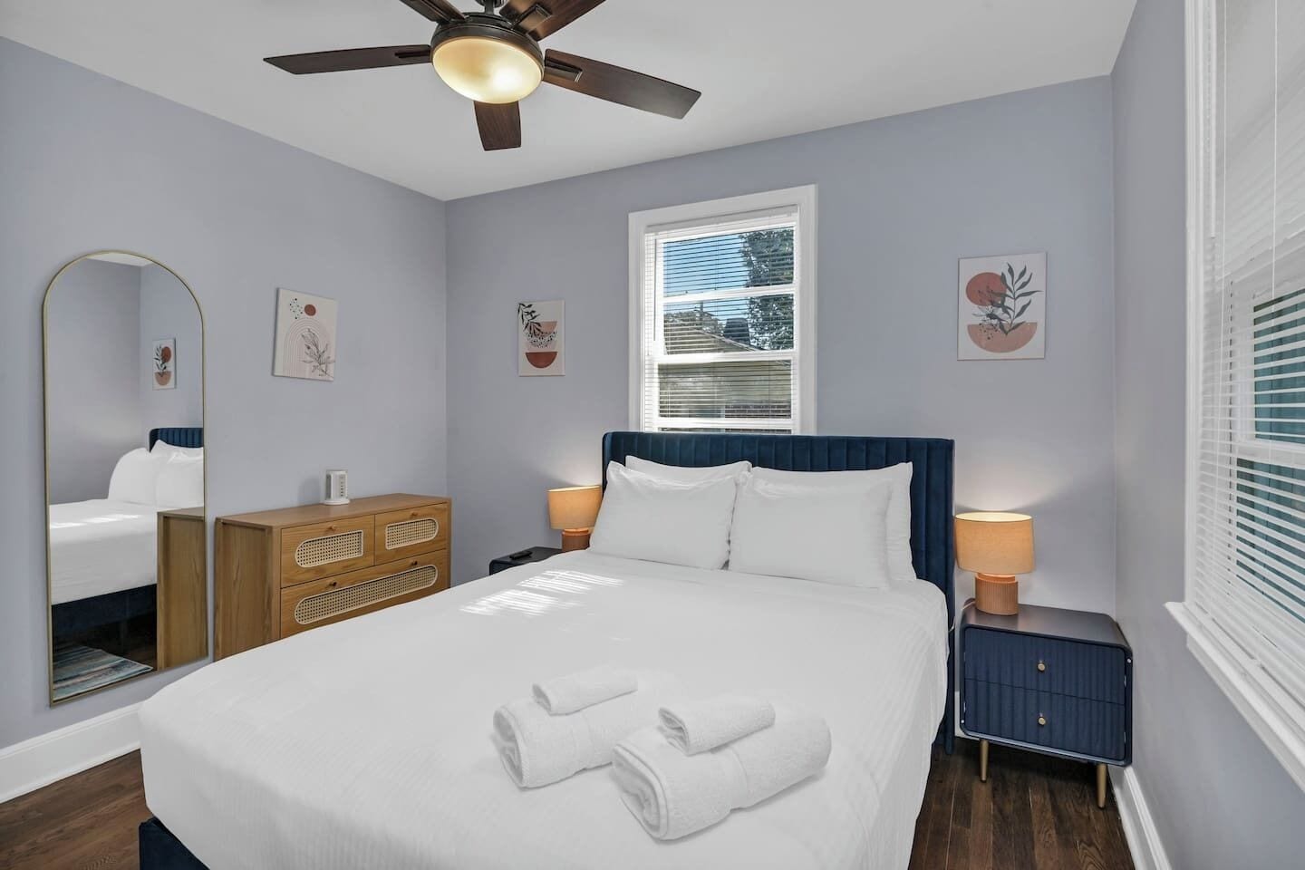 2 bedrooms, iron/ironing board, WiFi, bed sheets