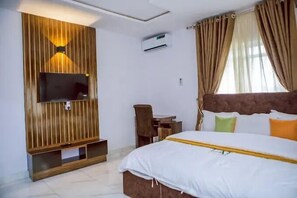 Deluxe Room, Balcony, City View