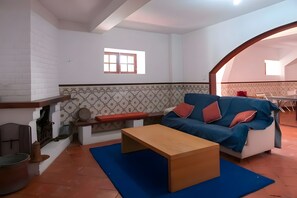 Fernseher, Kamin