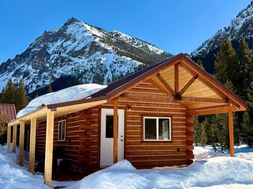 Index Peak Cabin