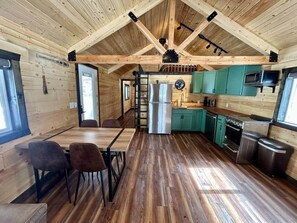 Unclassified image, 2 of 12, button