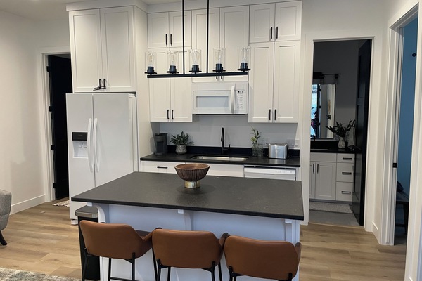 Mikrobølgeovn og oppvaskmaskin