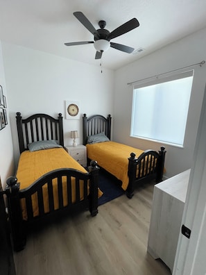 2 Schlafzimmer, Internetzugang, Bettwäsche