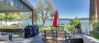 Waterfront Deck w/ Fire Pit: Lake Spokane Gem!