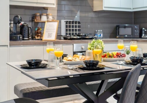 The Sapphire Suite City Centre
