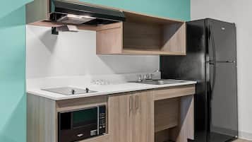 Room, 2 Queen Beds, Mobility Accessible, Non Smoking (Bathtub W/grab Bars) | Desk, free WiFi, bed sheets