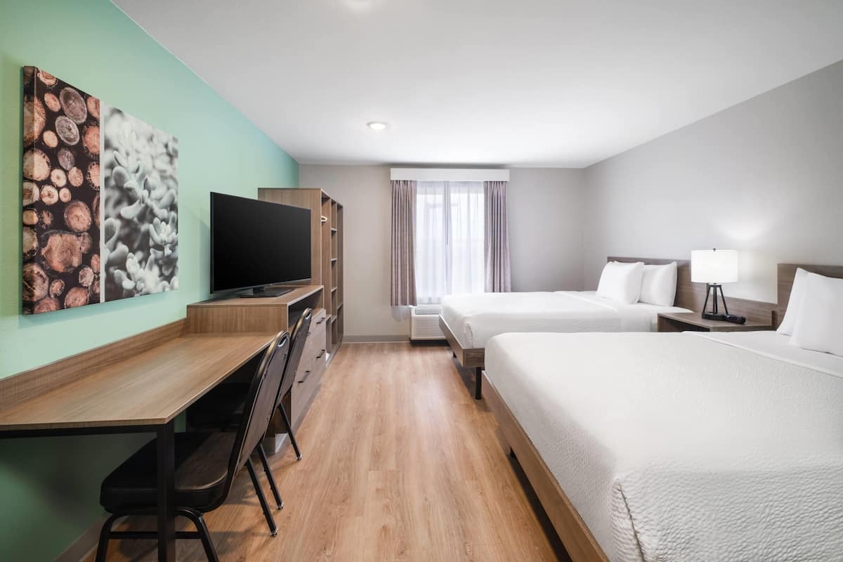 Suite, 2 Queen Beds, Non Smoking