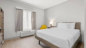 Suite, 1 Queen Bed, Non Smoking