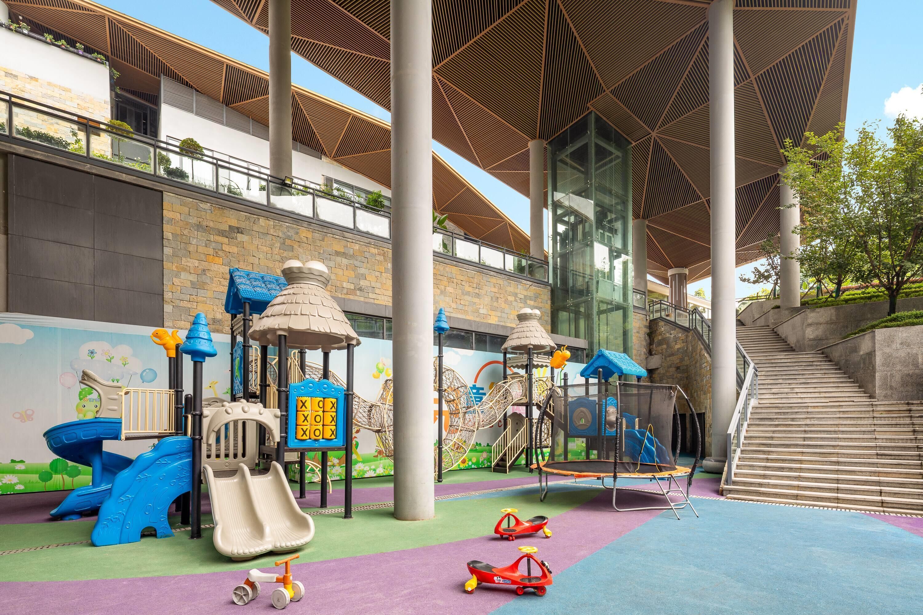 室外兒童遊樂區