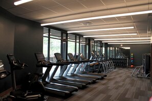 Fitness facility - Modern Luxury 2-bedroom Mtn Side condo w/indoor-outdoor pools & Gondola to town (Breckenridge)