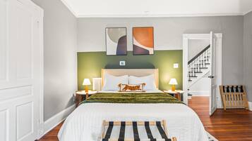 4 Schlafzimmer, Schreibtisch, Bügeleisen/Bügelbrett, Reisekinderbett