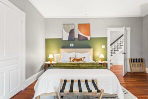 4 bedrooms, desk, iron/ironing board, travel crib