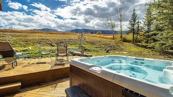 Maison, vue montagne | Bain à remous privé