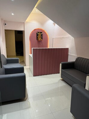Quầy tiếp tân
