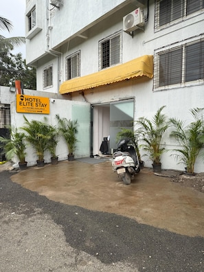 Front of property - Hotel Elite Stay - Mahalunge Pune  (Paud)