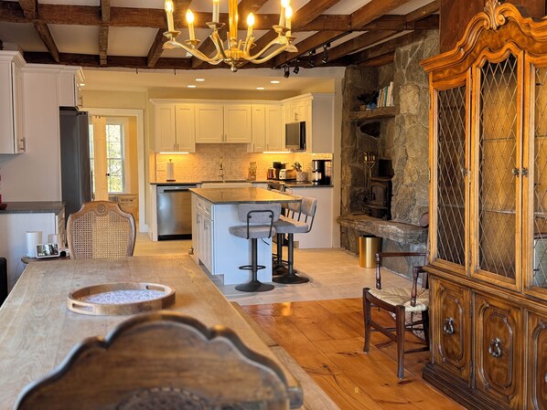 ميكروويف، فرن، موقد طهي مسطح، غسالة أطباق