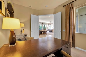 House, Multiple Beds, Pool Access, Pool View (Santa Monica) | Interior