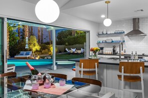 House, Multiple Beds, Pool Access, Pool View (El Conquistador 2) | Dining