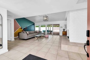 House, Multiple Beds, Pool Access, Pool View (Avery) | Interior