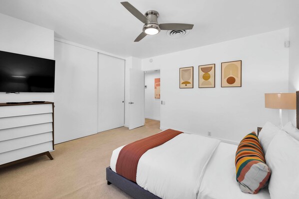 House, Multiple Beds, Pool Access, Pool View (Avery) | 3 bedrooms, individually decorated, individually furnished, bed sheets