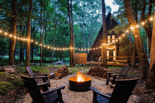 Wanderlust A Frame - Lake/ Beach/ Golf/ Pool/ Trails in Alpine Lake