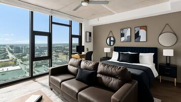 1 多间卧室、办公桌、熨斗/熨衣板、旅行婴儿床