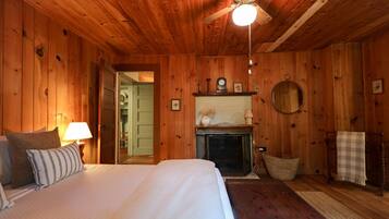 3 bedrooms, desk, iron/ironing board, WiFi