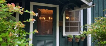 Heart Pine Lodge | 1908 Cabin, Firepit, Pets