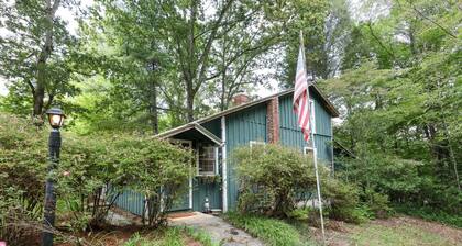 HeartPine Lodge - Rustic+Modern