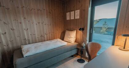 Tiur, Stylish new Cabin With hot tub
