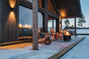 House, 4 Bedrooms, Terrace, Mountain View | Terrace/patio