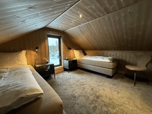 House, 4 Bedrooms, Terrace, Mountain View