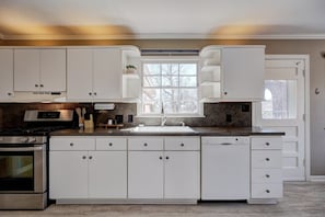 Microwave, oven, stovetop, dishwasher