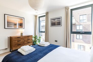 1 chambre, fer et planche à repasser, accès Internet