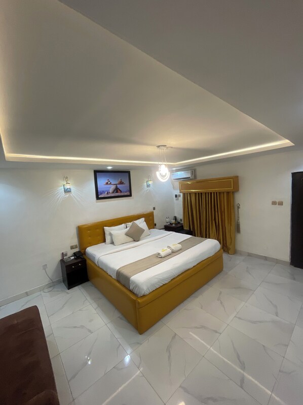 Suite Standard | Una scrivania, postazione laptop, Wi-Fi gratuito