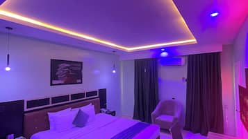 Desk, laptop workspace, free WiFi