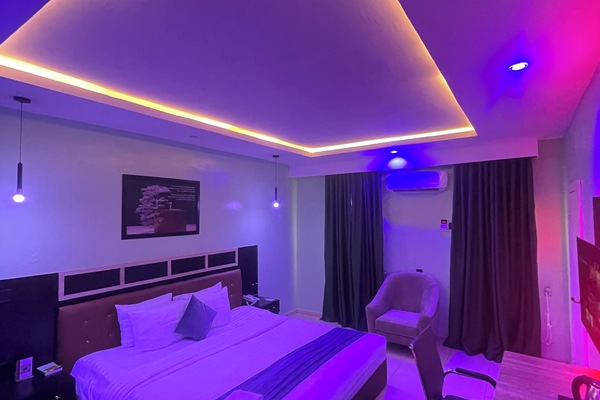 Executive Room | Desk, laptop workspace, free WiFi
