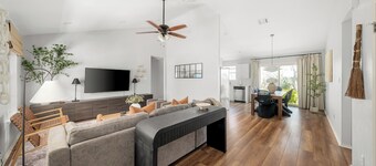 NEW Cozy Cottage Near Lake Travis w/ Pool and Pickleball