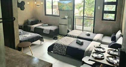 Spacious Twinbeds room/Casakarina-Lucena City