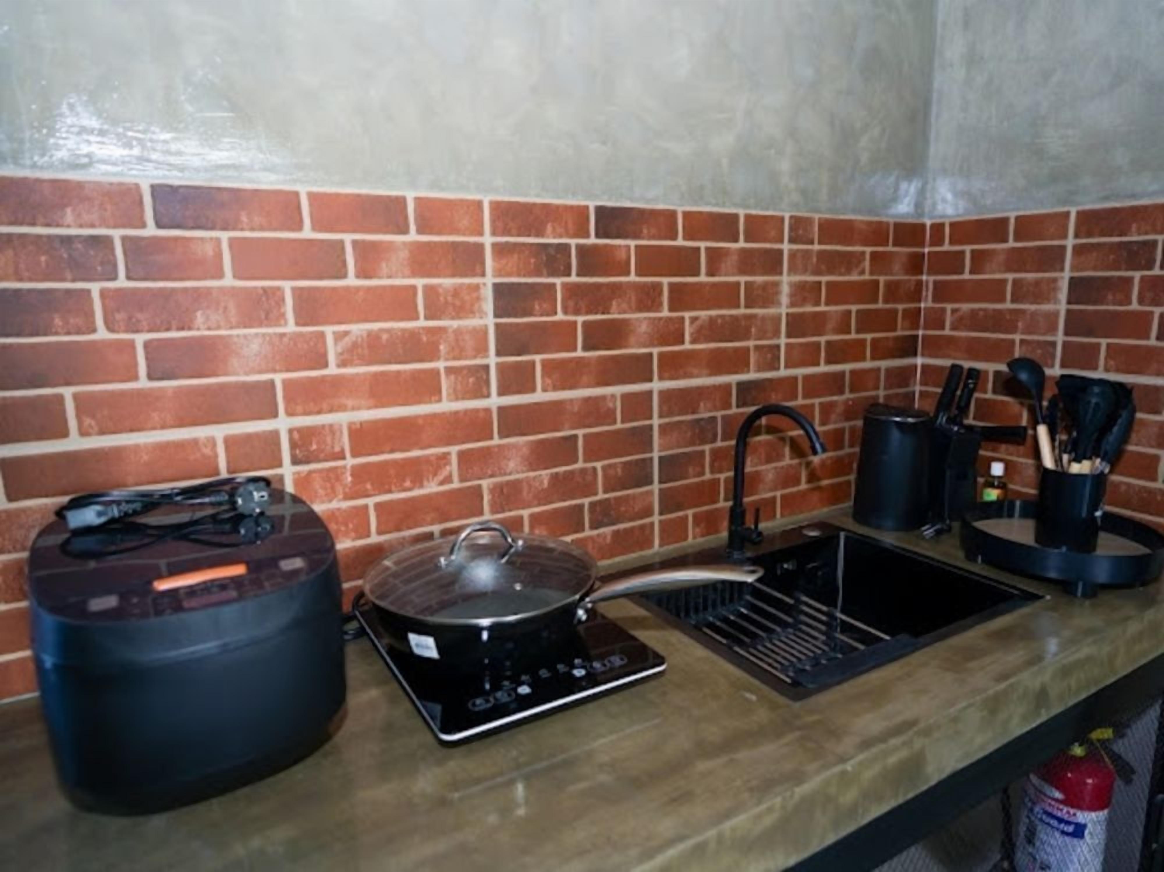 Stovetop, cookware/dishes/utensils