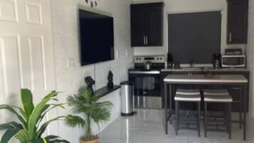 Microondas, horno y parrilla de estufa