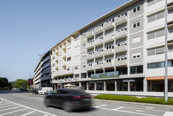 Room - Bom Sucesso Executive Flat 5 4 by Feel Porto (Porto)