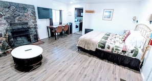 1 bedroom, desk, free WiFi, bed sheets