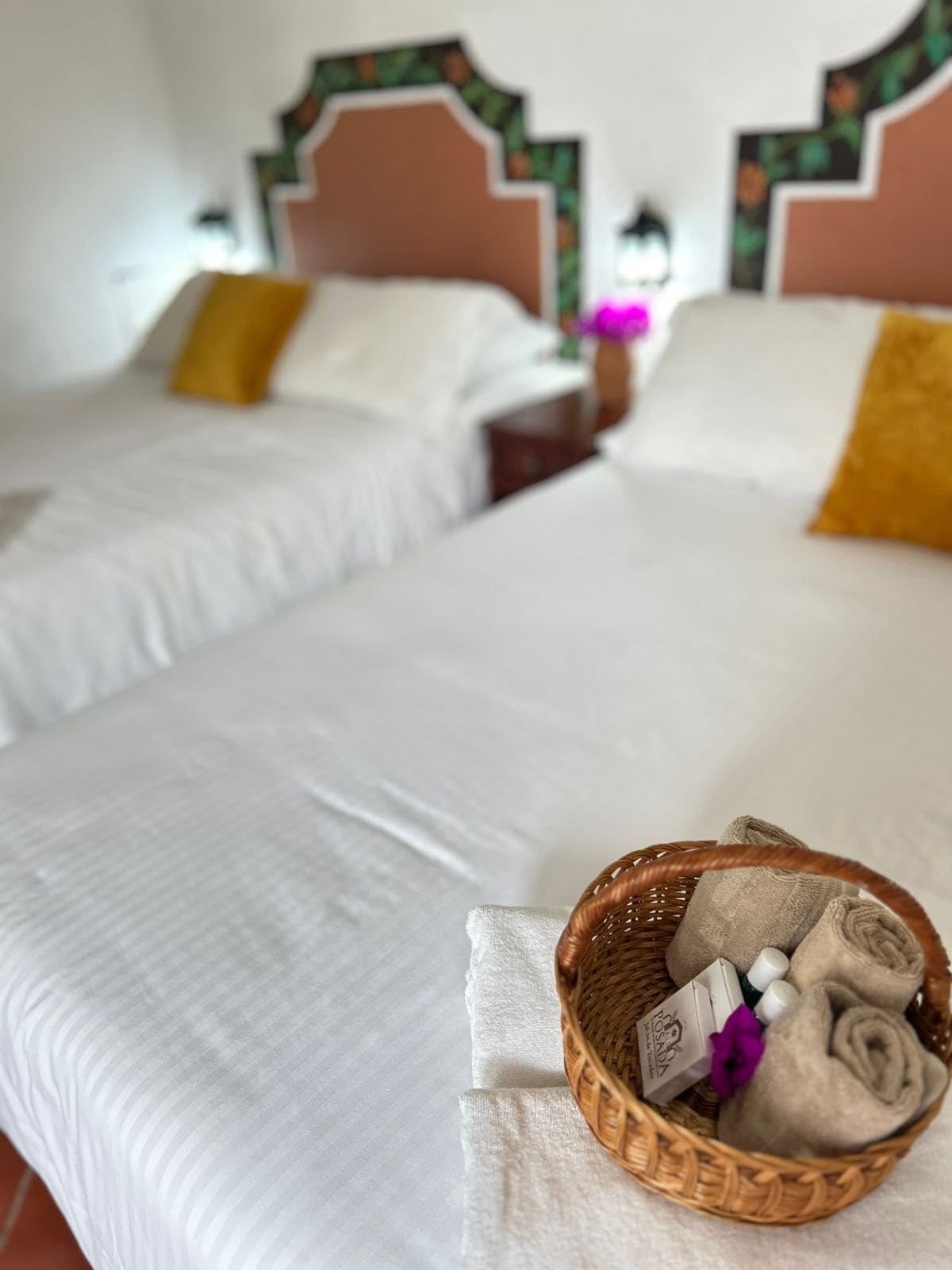 Comfort-Vierbettzimmer | Individuell eingerichtet, laptopgeeigneter Arbeitsplatz