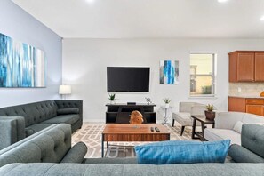 TV - 8 Bedrooms/ 6 Bathrooms/ Windsor Westside (2129MT) (Kissimmee)