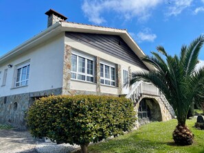 Exterior - Cozy retreat with garden, sea and valley views - 5 min from Cudillero (Cudillero)