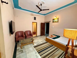 1 bedroom, iron/ironing board, bed sheets